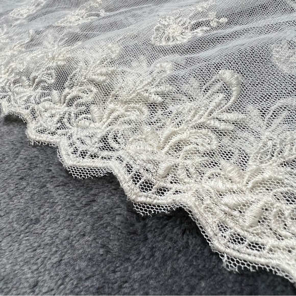 ❌SOLD❌ AEO Cami Tank Top Tiered Mesh Lace Embroidered Festival Off White Cream M - Picture 11 of 17